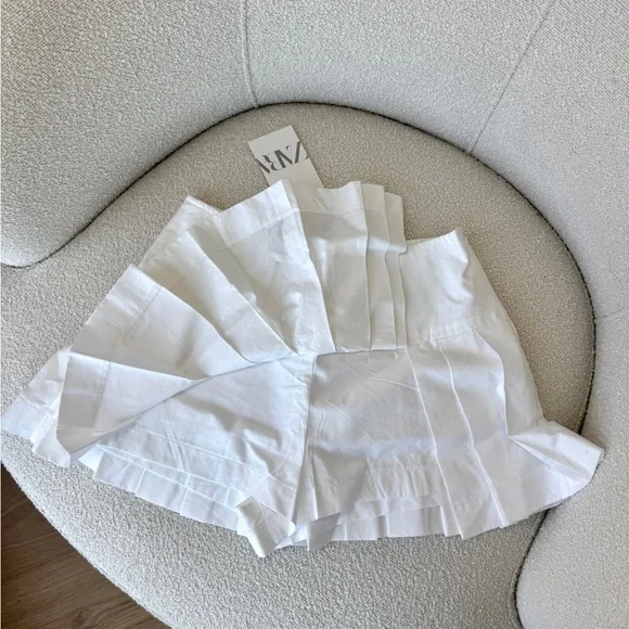 Zara White Pleated Mini Skirt - Size XS - Picture 4 of 5